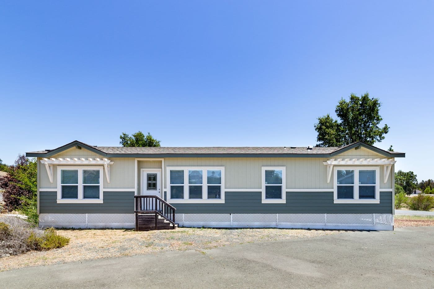 The CORONADO 2458C Exterior. This Manufactured Mobile Home features 3 bedrooms and 2 baths.