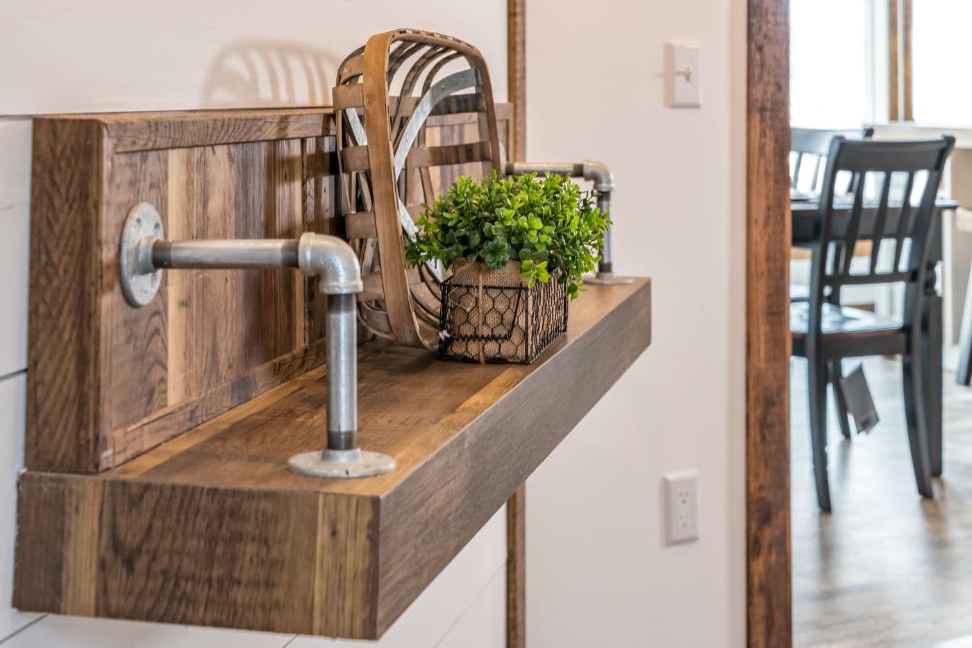 The THE AVALYN Features. This Manufactured Mobile Home features 3 bedrooms and 2 baths.