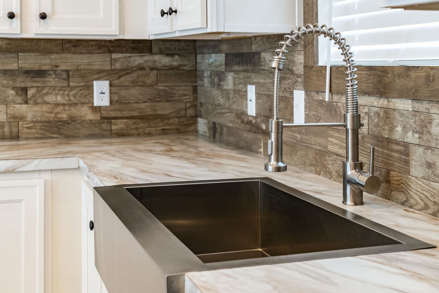 The THE BOBBY JO Features. This Manufactured Mobile Home features 3 bedrooms and 2 baths.