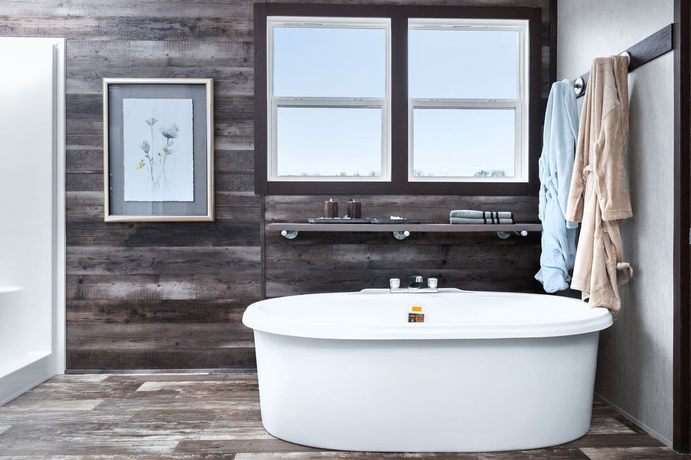 The SIG28663A Primary Bathroom. This Manufactured Mobile Home features 3 bedrooms and 2 baths.