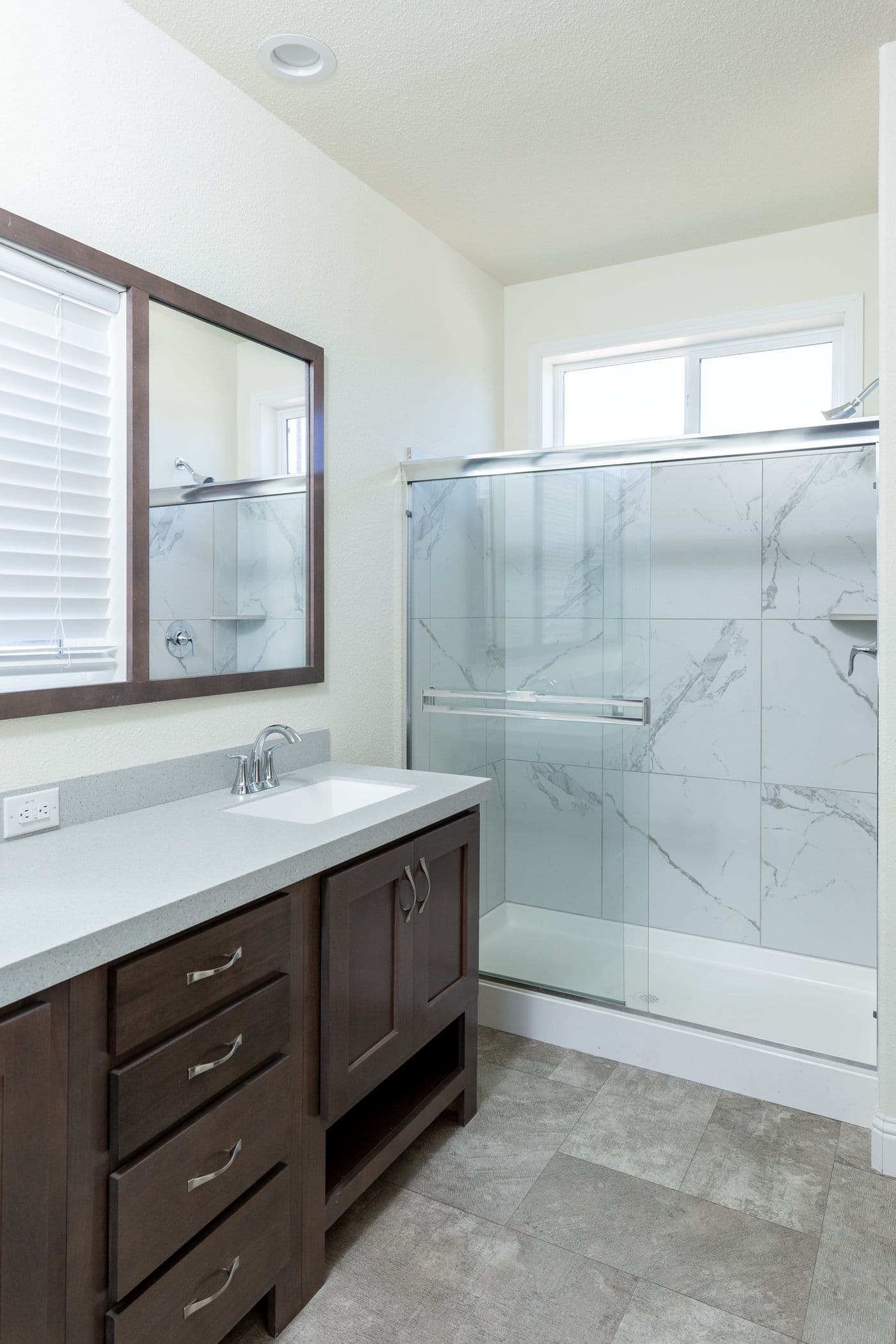 The CORONADO 2446B Primary Bathroom. This Manufactured Mobile Home features 2 bedrooms and 2 baths.