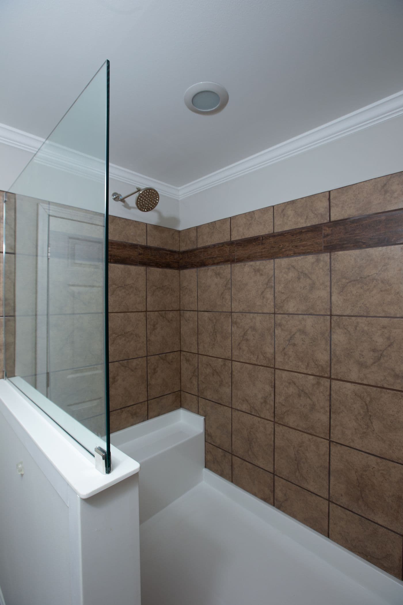 The THE FREEDOM BREEZE Primary Bathroom. This Manufactured Mobile Home features 3 bedrooms and 2 baths.
