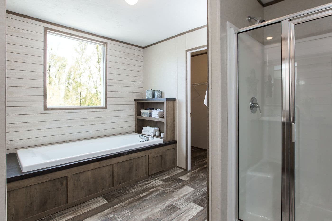 The THE BREEZE 2.5 Primary Bathroom. This Manufactured Mobile Home features 4 bedrooms and 2 baths.
