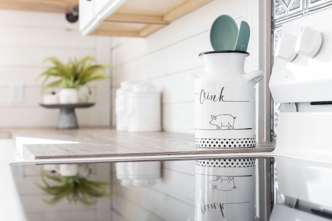 The 1434 CAROLINA "SOUTHERN BELLE" Kitchen. This Manufactured Mobile Home features 3 bedrooms and 2 baths.