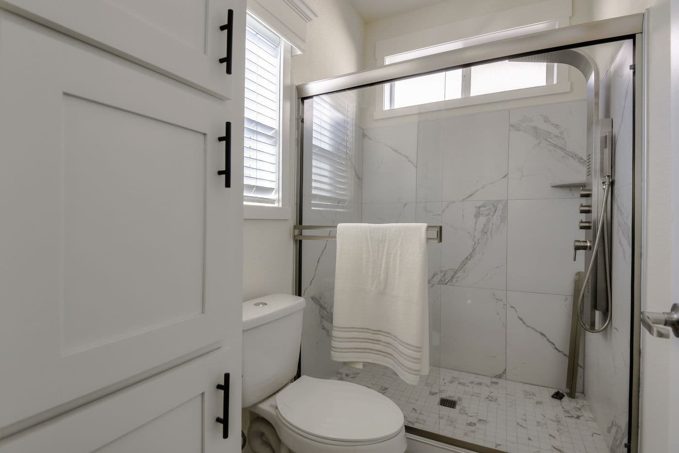 The CORONADO 2458F Primary Bathroom 2. This Manufactured Mobile Home features 3 bedrooms and 3 baths.