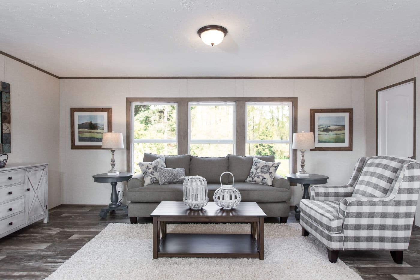 The THE BREEZE 2.5 Living Room. This Manufactured Mobile Home features 4 bedrooms and 2 baths.