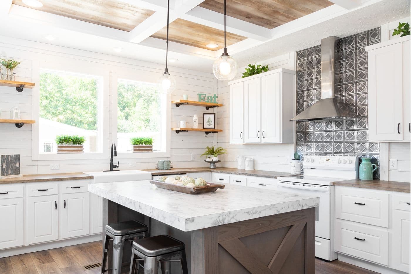 The 1434 CAROLINA "SOUTHERN BELLE" Kitchen. This Manufactured Mobile Home features 3 bedrooms and 2 baths.