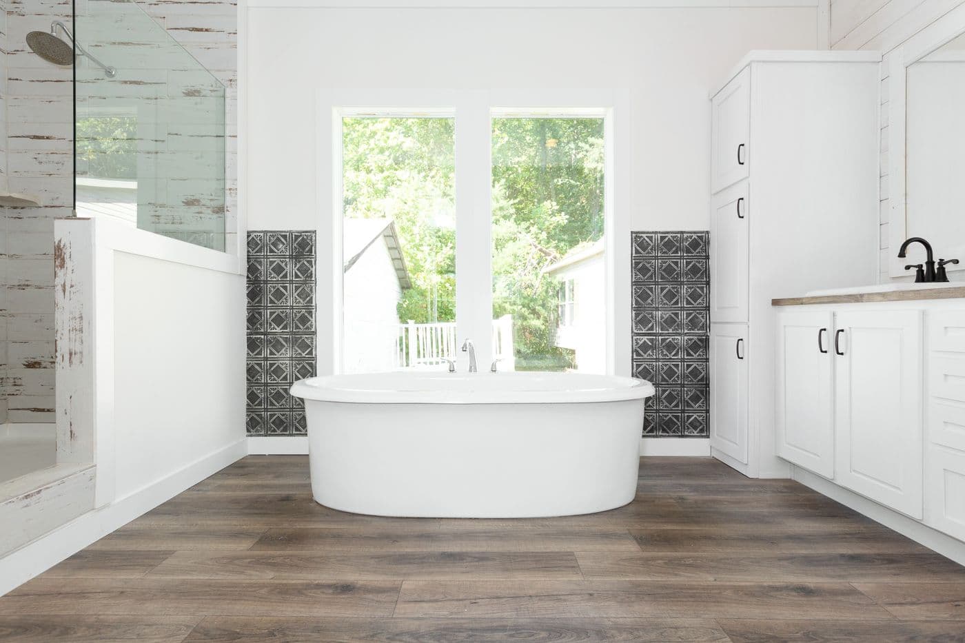 The 1434 CAROLINA "SOUTHERN BELLE" Primary Bathroom. This Manufactured Mobile Home features 3 bedrooms and 2 baths.