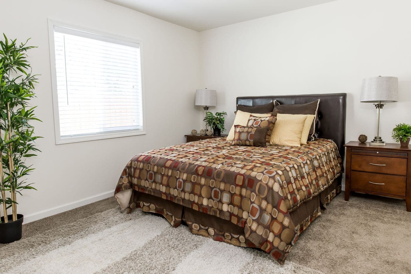 The FAIRPOINT 24403A Primary Bedroom. This Manufactured Mobile Home features 3 bedrooms and 2 baths.
