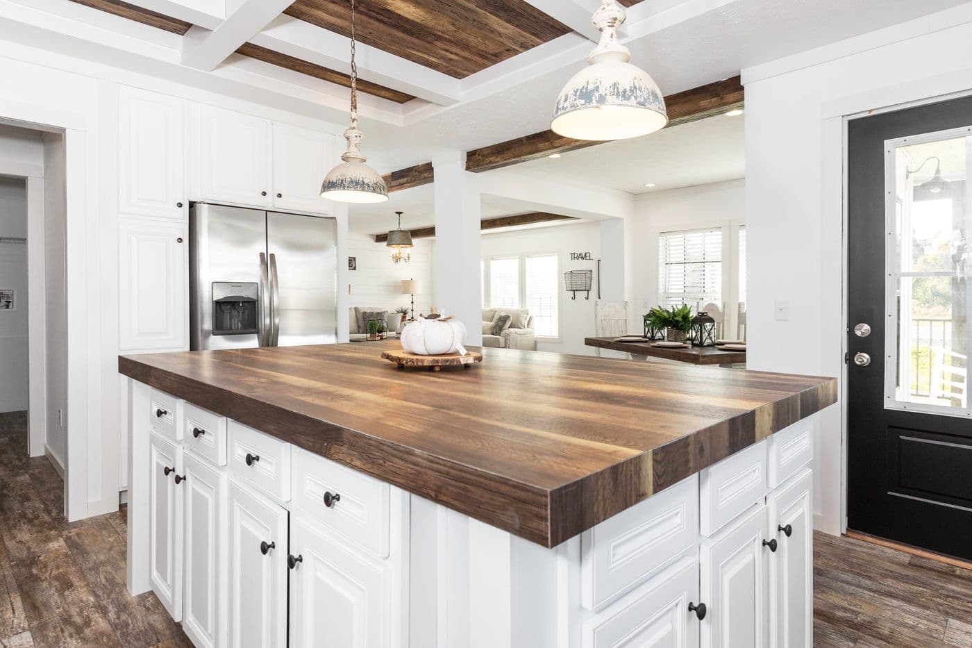 The THE LULABELLE Kitchen. This Manufactured Mobile Home features 4 bedrooms and 3 baths.