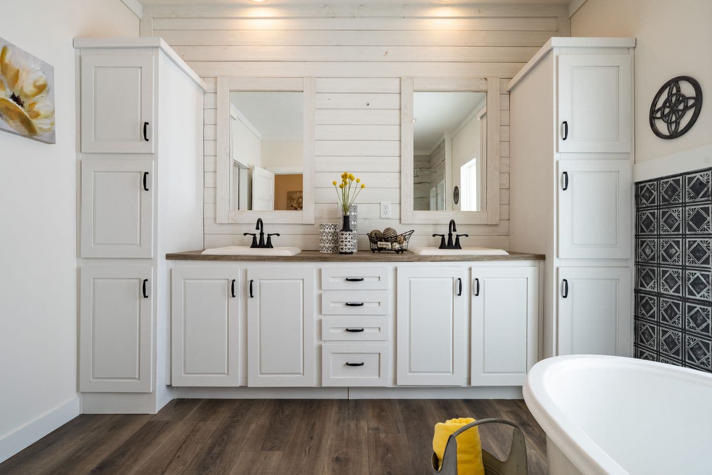 The 1434 CAROLINA "SOUTHERN BELLE" Primary Bathroom. This Manufactured Mobile Home features 3 bedrooms and 2 baths.