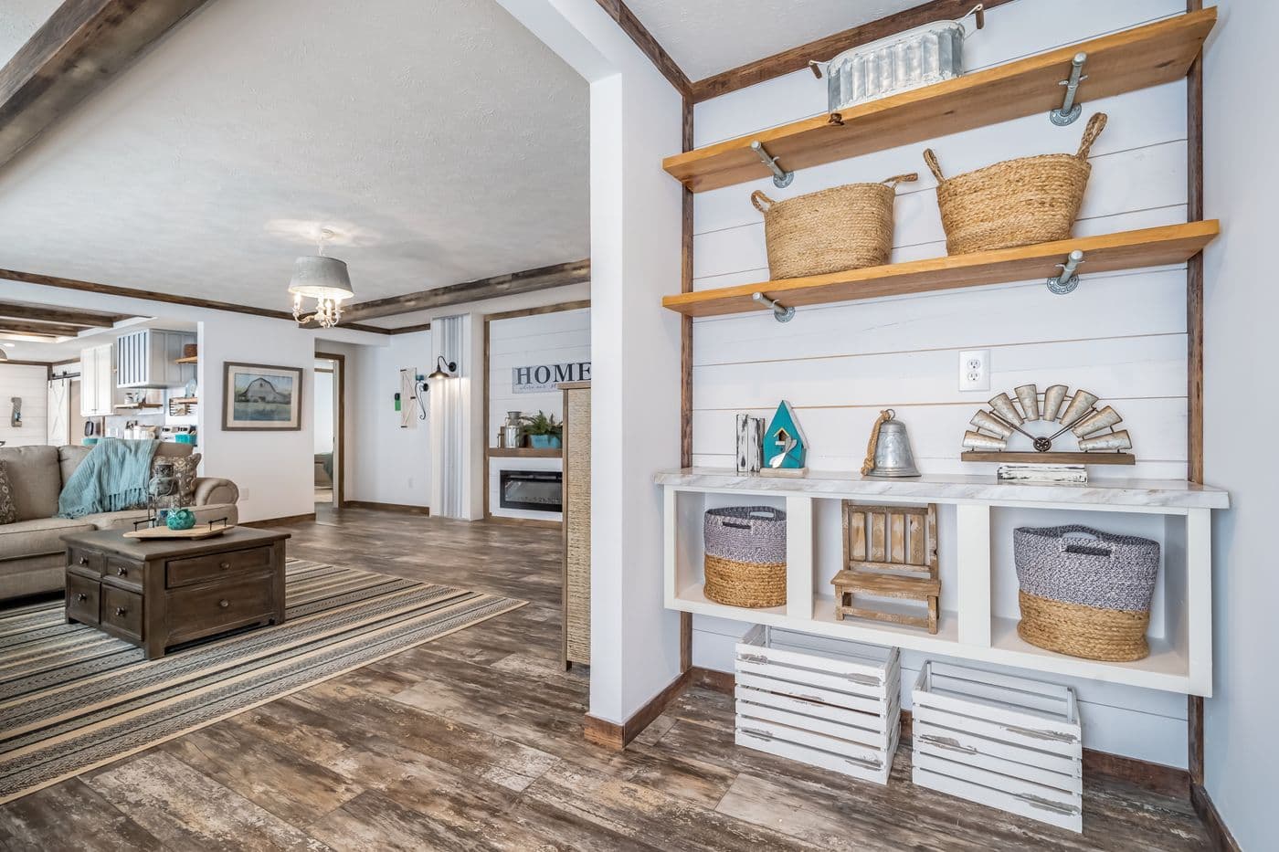The THE EMMA JEAN Foyer. This Manufactured Mobile Home features 4 bedrooms and 3 baths.