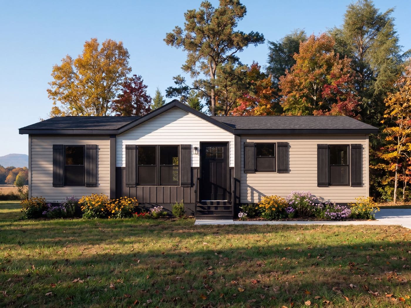 The LIL SOUTHERN CHARM Exterior. This Manufactured Mobile Home features 3 bedrooms and 2 baths.