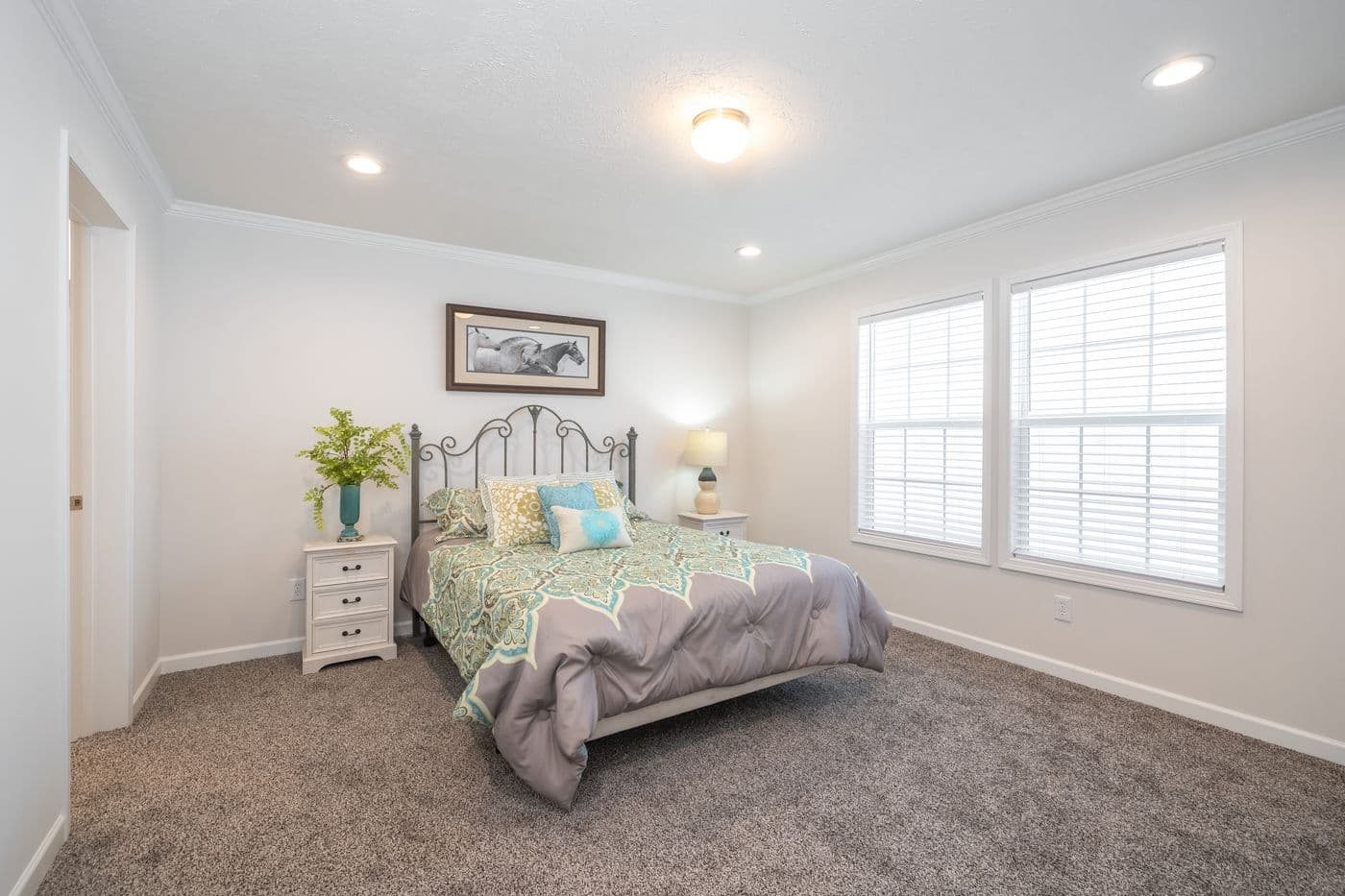 The PINEHURST 3104 Exterior. This Manufactured Mobile Home features 3 bedrooms and 2 baths.