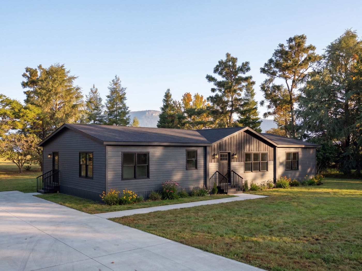 The BLACK DIAMOND Exterior. This Manufactured Mobile Home features 3 bedrooms and 2 baths.