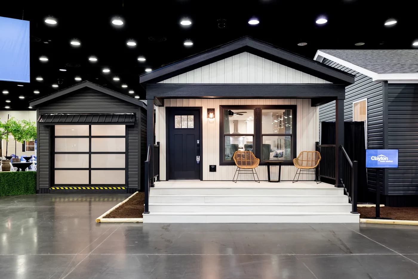 The CEDAR Exterior. This Manufactured Mobile Home features 2 bedrooms and 2 baths.