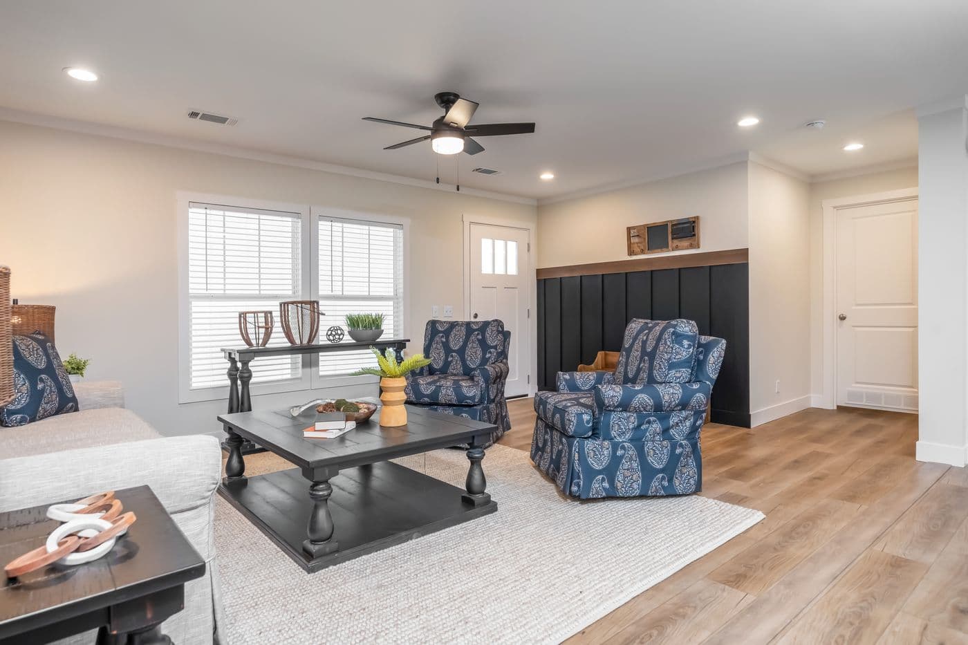 The LEAN ON ME Exterior. This Manufactured Mobile Home features 3 bedrooms and 2 baths.