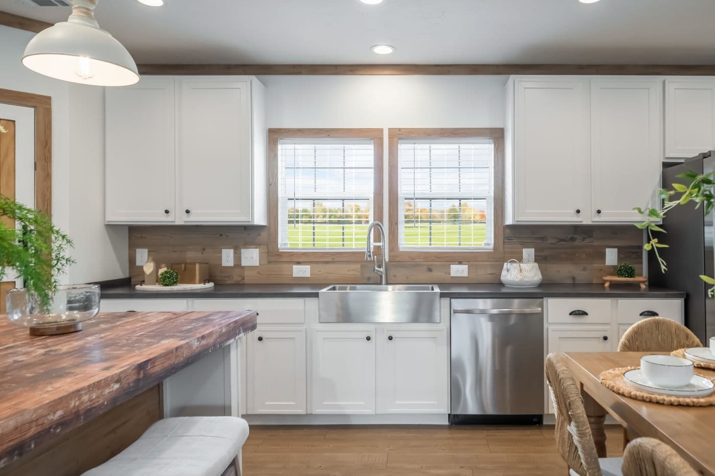 The THE REED Exterior. This Manufactured Mobile Home features 3 bedrooms and 2 baths.