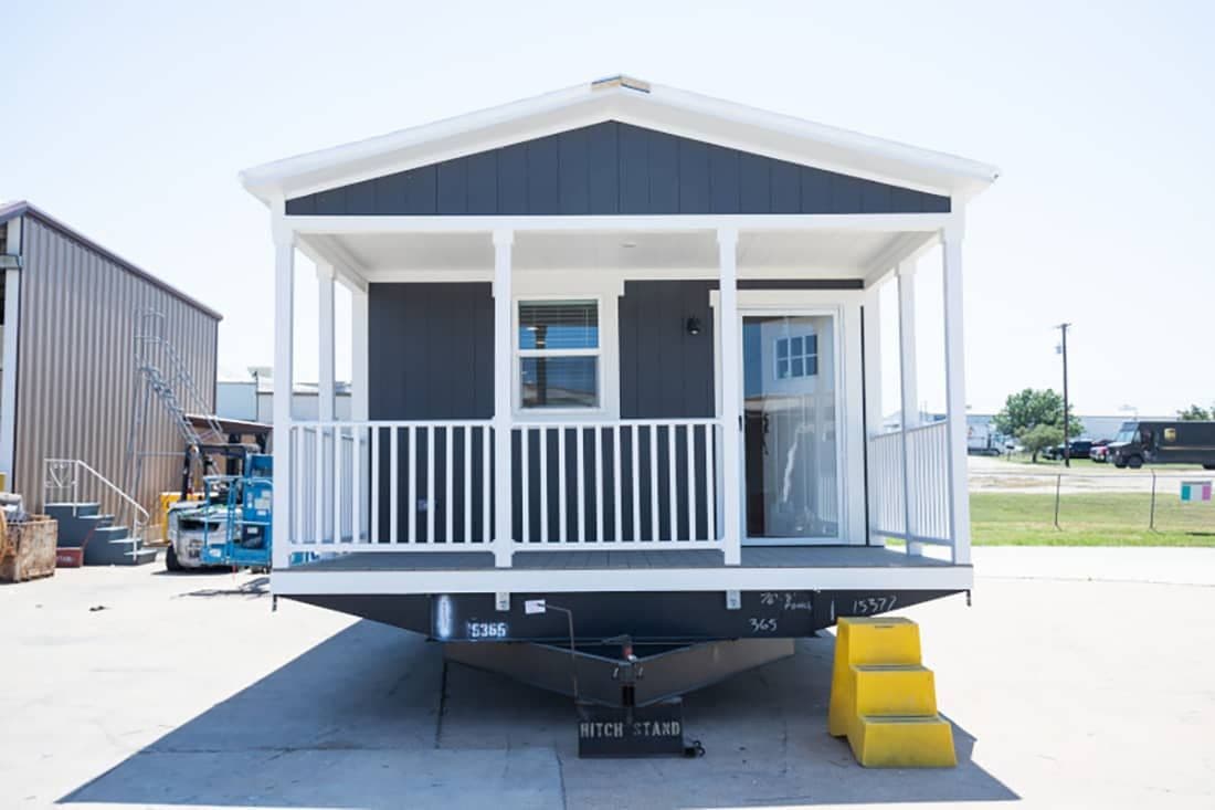 The RETREAT LIVING 16682A Exterior. This Manufactured Mobile Home features 2 bedrooms and 2 baths.