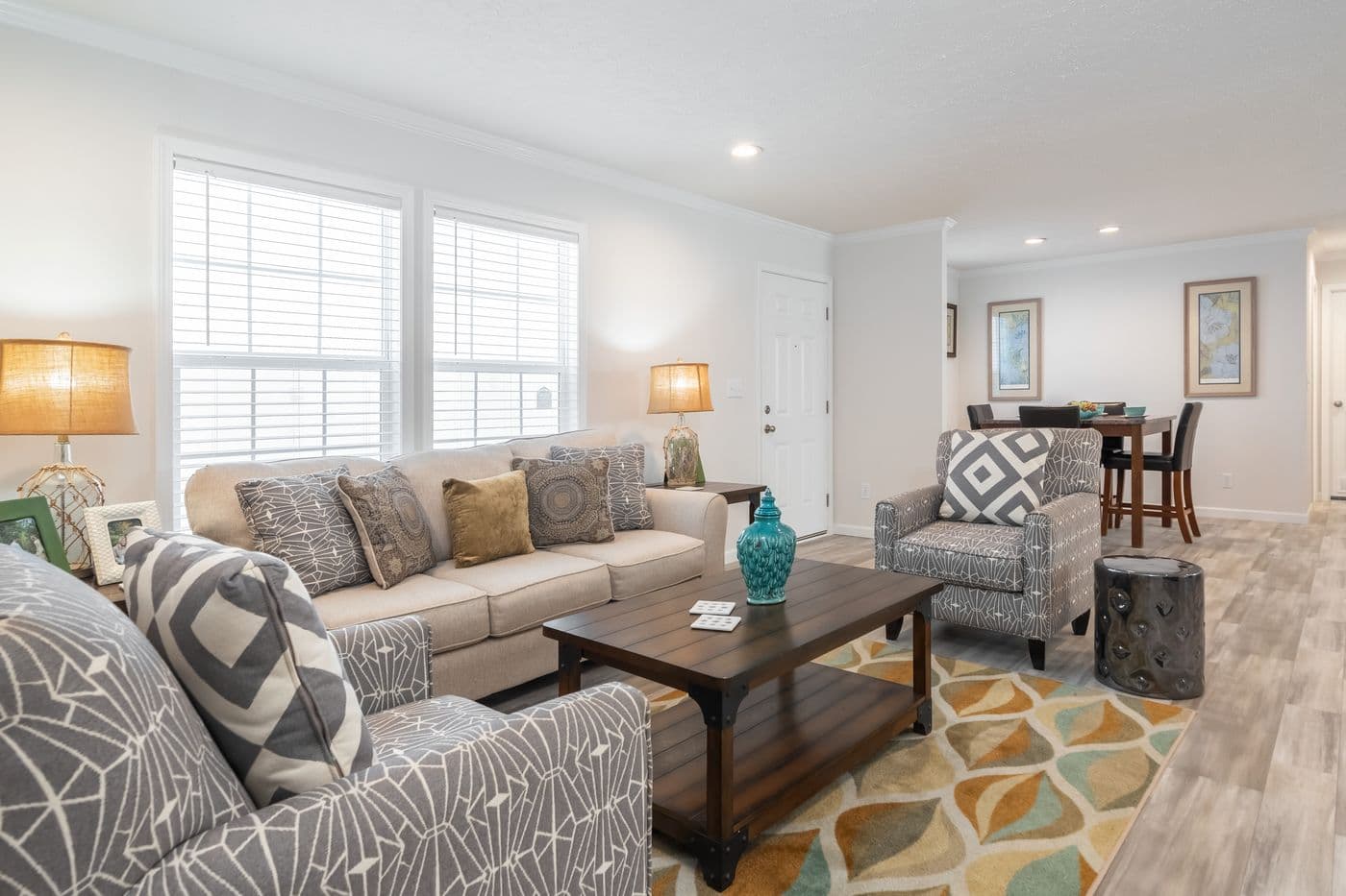 The PINEHURST 3104 Exterior. This Manufactured Mobile Home features 3 bedrooms and 2 baths.