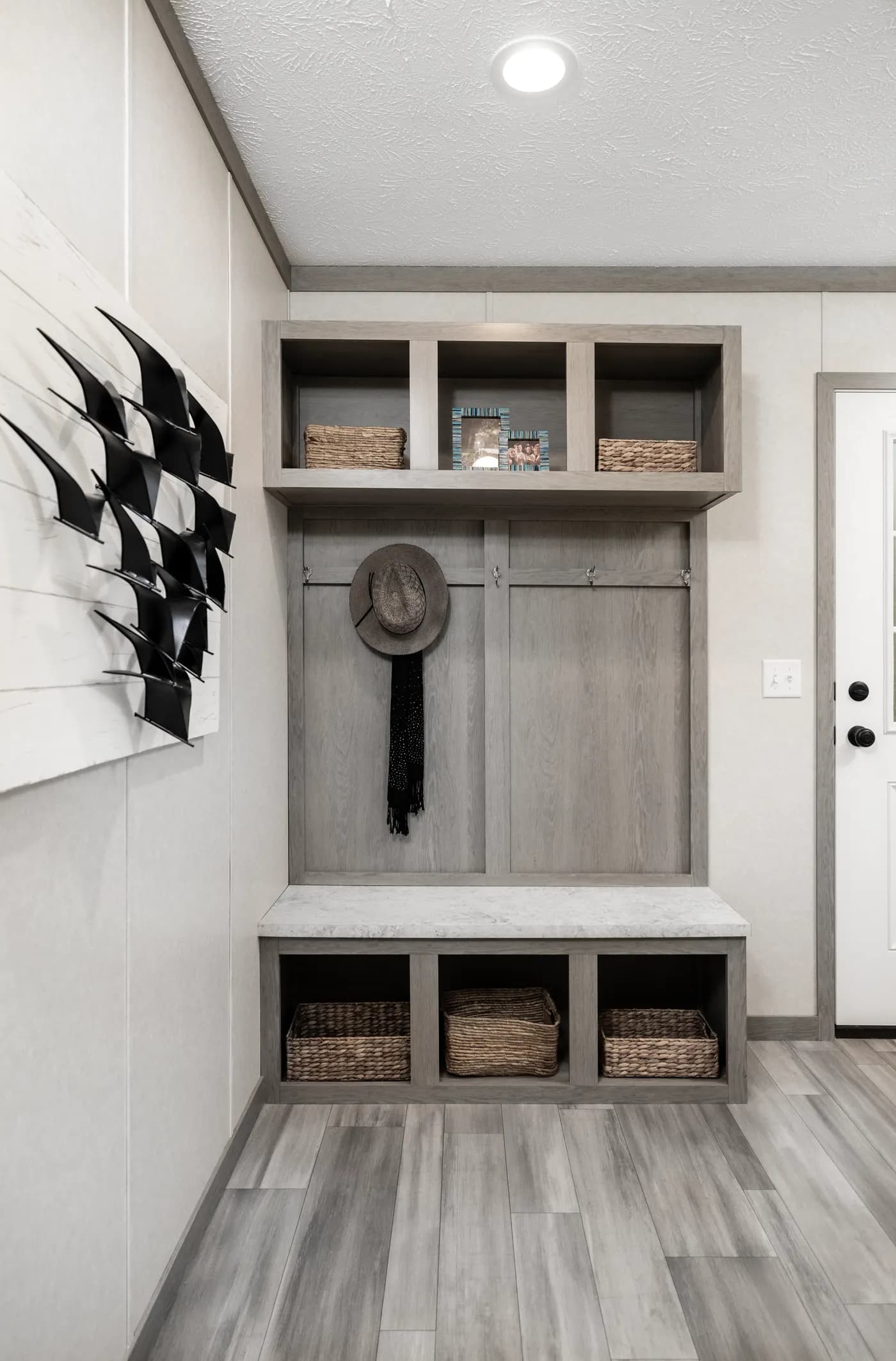 The 6428-E792 THE PULSE Utility Room. This Manufactured Mobile Home features 3 bedrooms and 2.5 baths.
