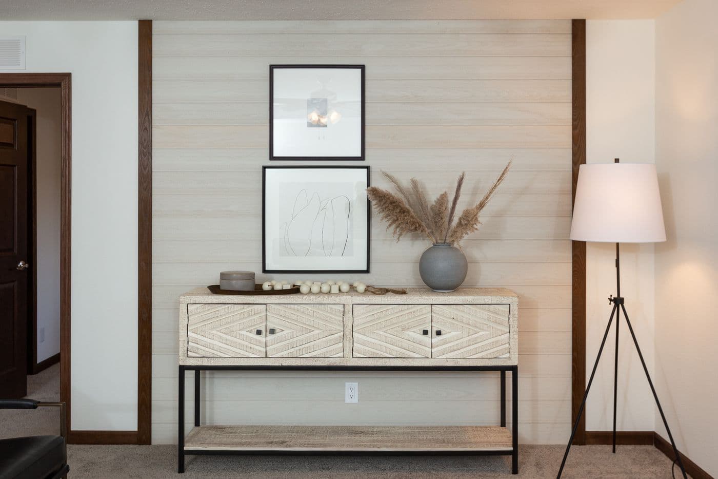 The LEGEND 86 Living Room. This Manufactured Mobile Home features 3 bedrooms and 2 baths.