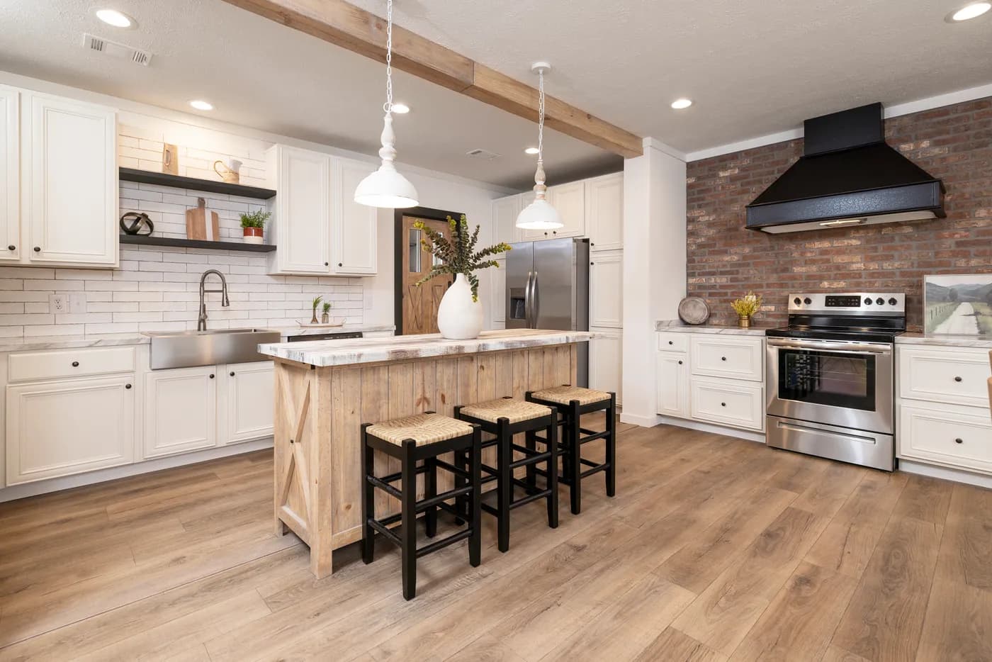 The THE ANNA FAE Kitchen. This Manufactured Mobile Home features 3 bedrooms and 2 baths.