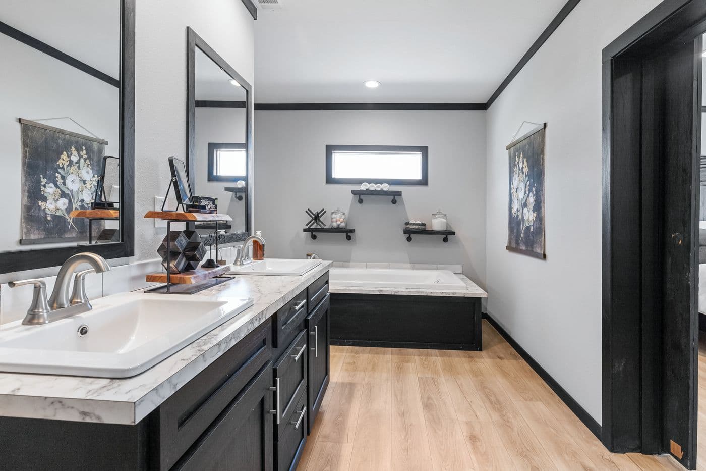 The THE VERSACE Primary Bathroom. This Manufactured Mobile Home features 3 bedrooms and 2 baths.