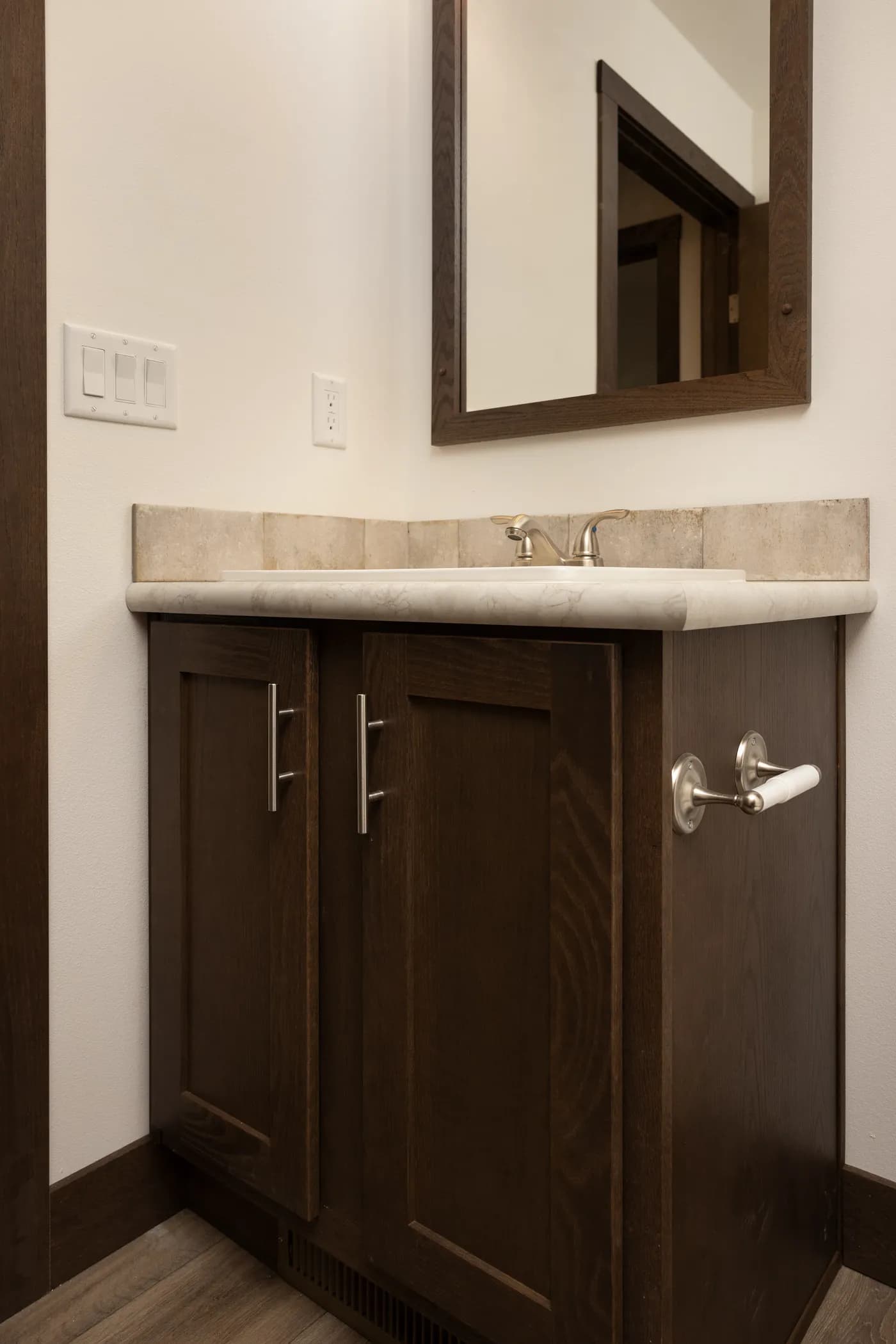 The LEGEND 78 Guest Bathroom. This Manufactured Mobile Home features 3 bedrooms and 2 baths.
