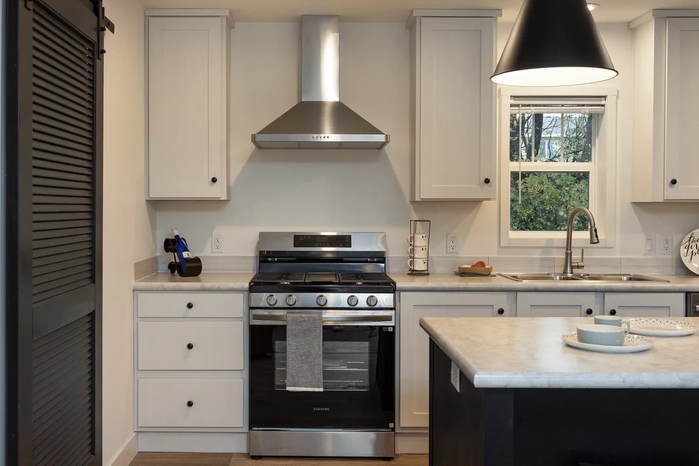 The HEY JUDE Kitchen. This Manufactured Mobile Home features 4 bedrooms and 2 baths.