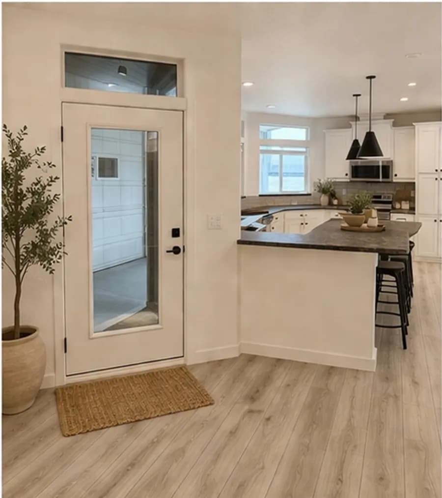 The 9585-S MAJESTIC Kitchen. This Manufactured Mobile Home features 3 bedrooms and 2 baths.