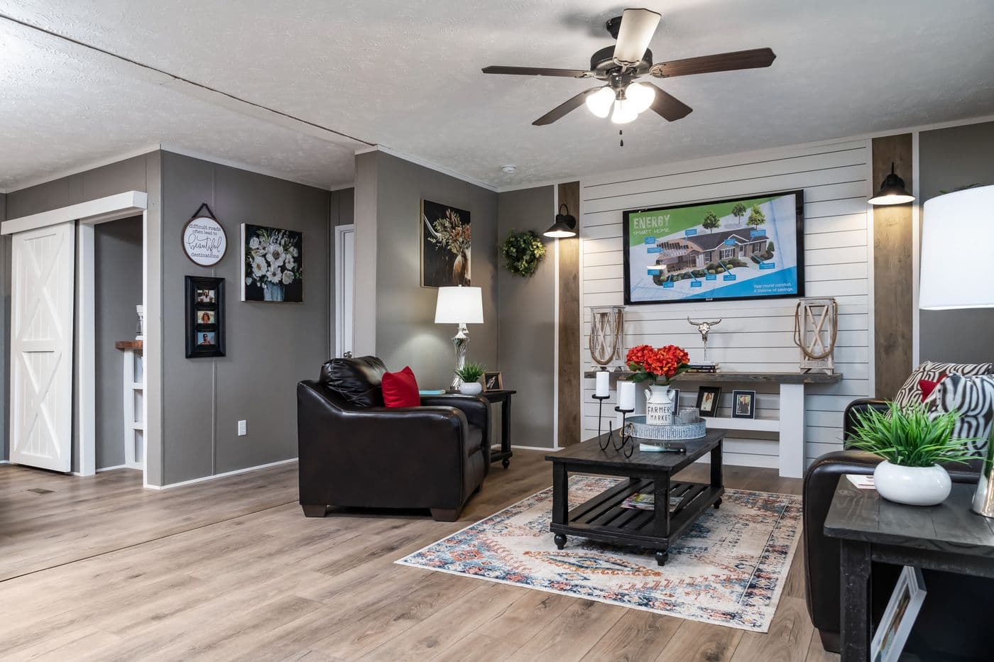 The SAVANNAH BREEZE Exterior. This Manufactured Mobile Home features 3 bedrooms and 2 baths.
