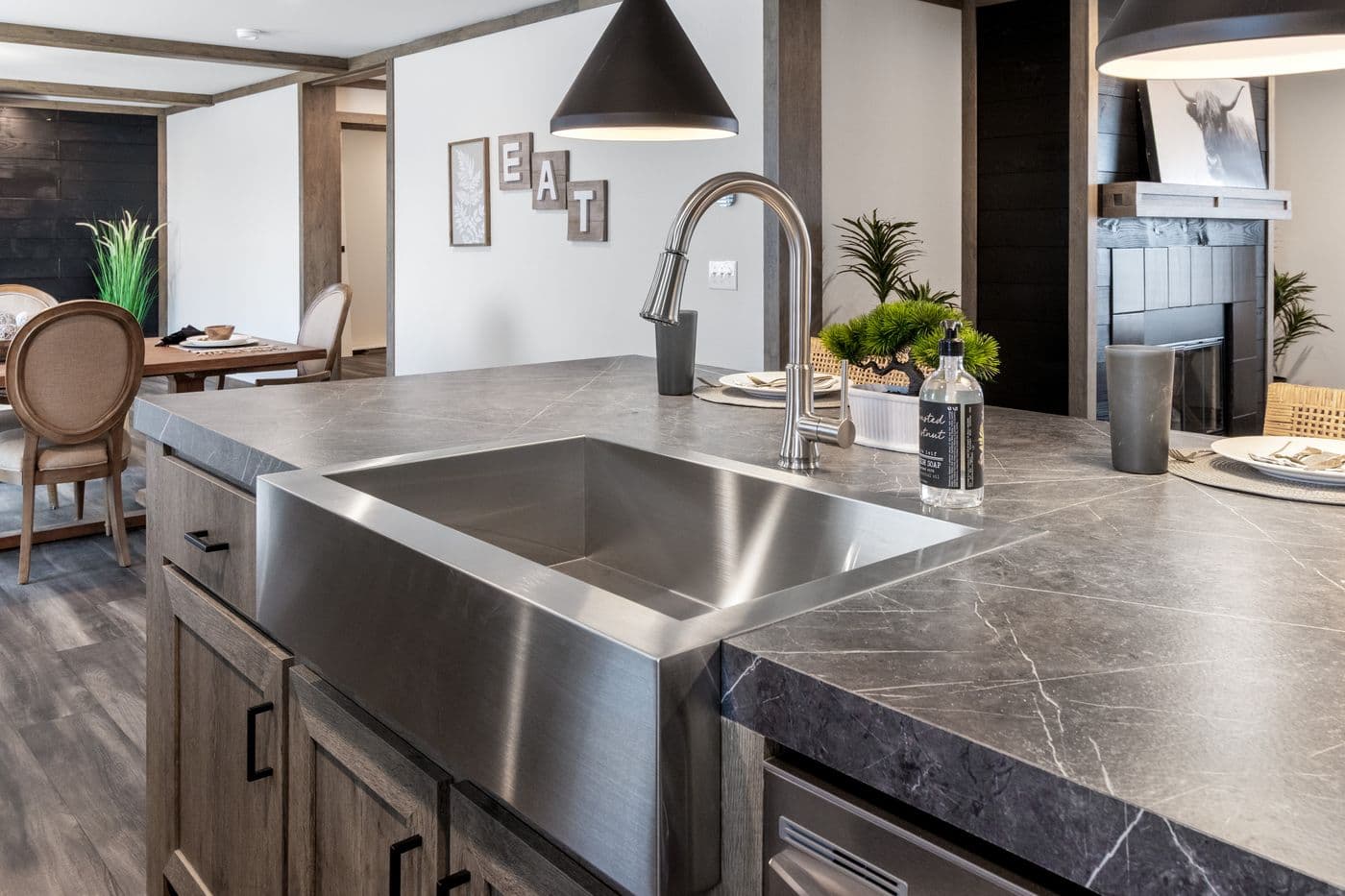 The ISABELLA ELITE Kitchen. This Manufactured Mobile Home features 3 bedrooms and 2 baths.