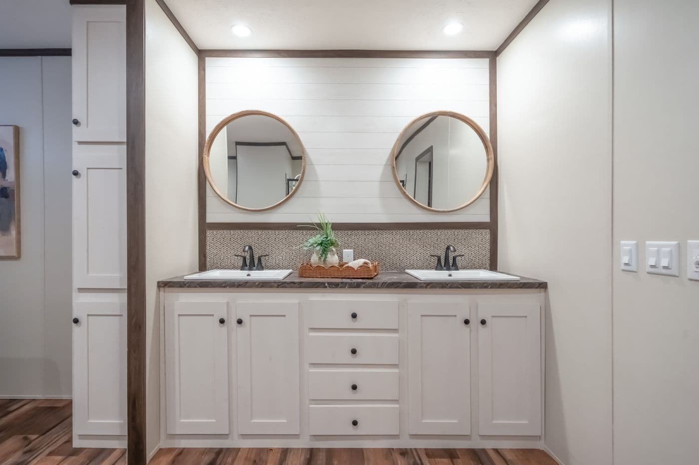 The MOUNTAIN VIEW Primary Bathroom. This Manufactured Mobile Home features 3 bedrooms and 2 baths.