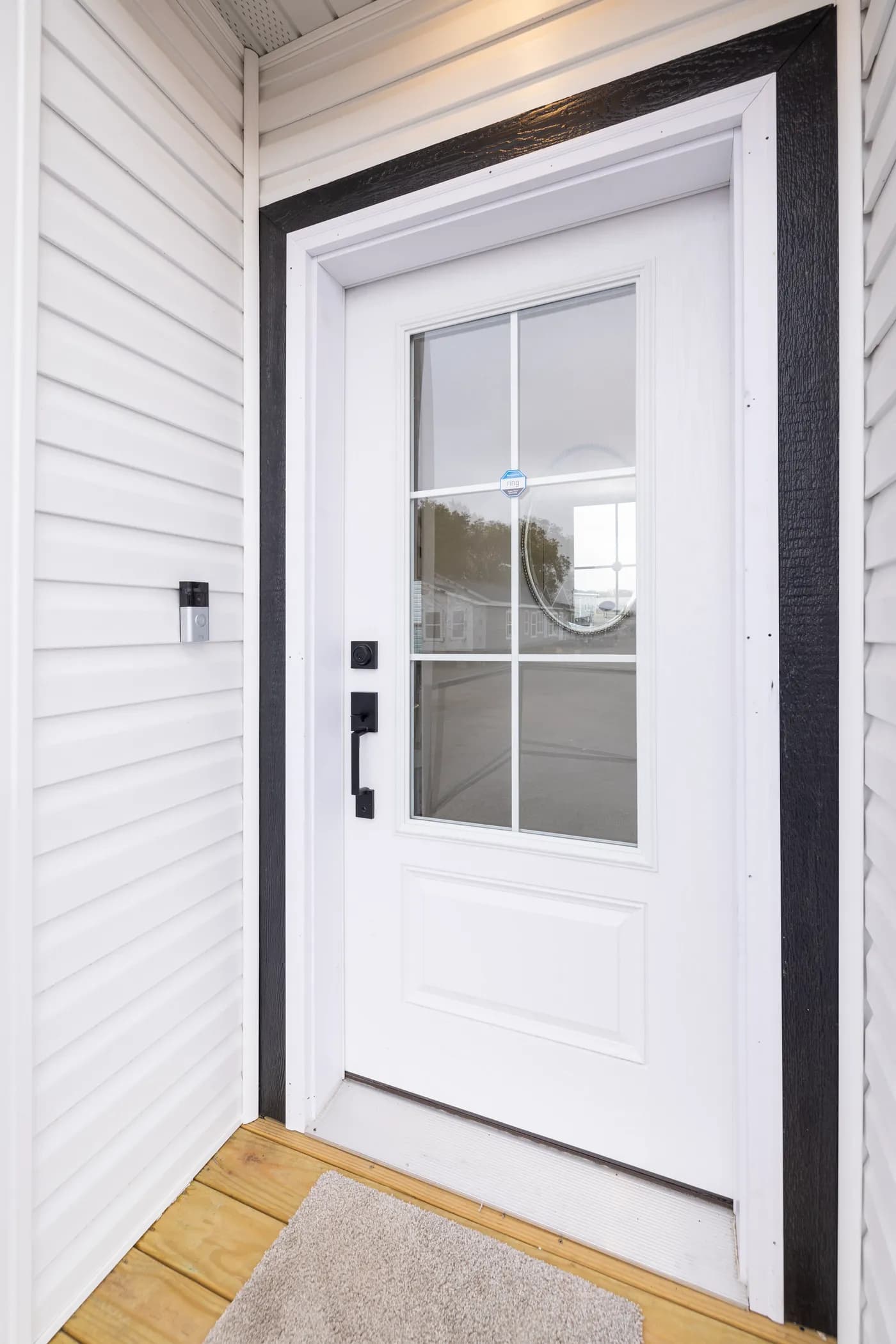 The WINSTON Foyer. This Manufactured Mobile Home features 3 bedrooms and 2 baths.