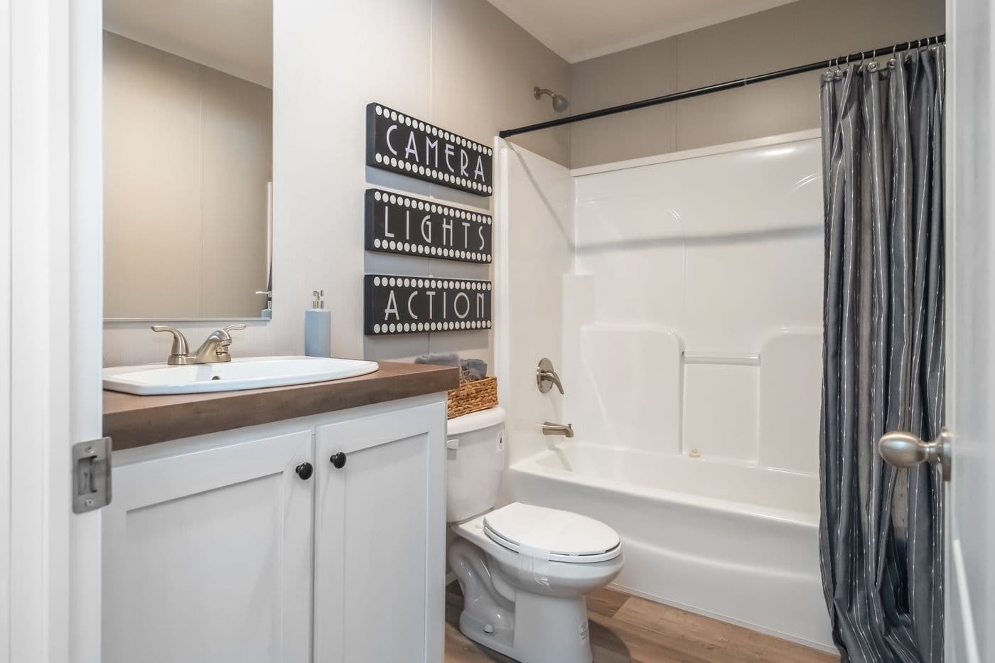 The TRADITION 2868B Guest Bathroom. This Manufactured Mobile Home features 4 bedrooms and 2 baths.