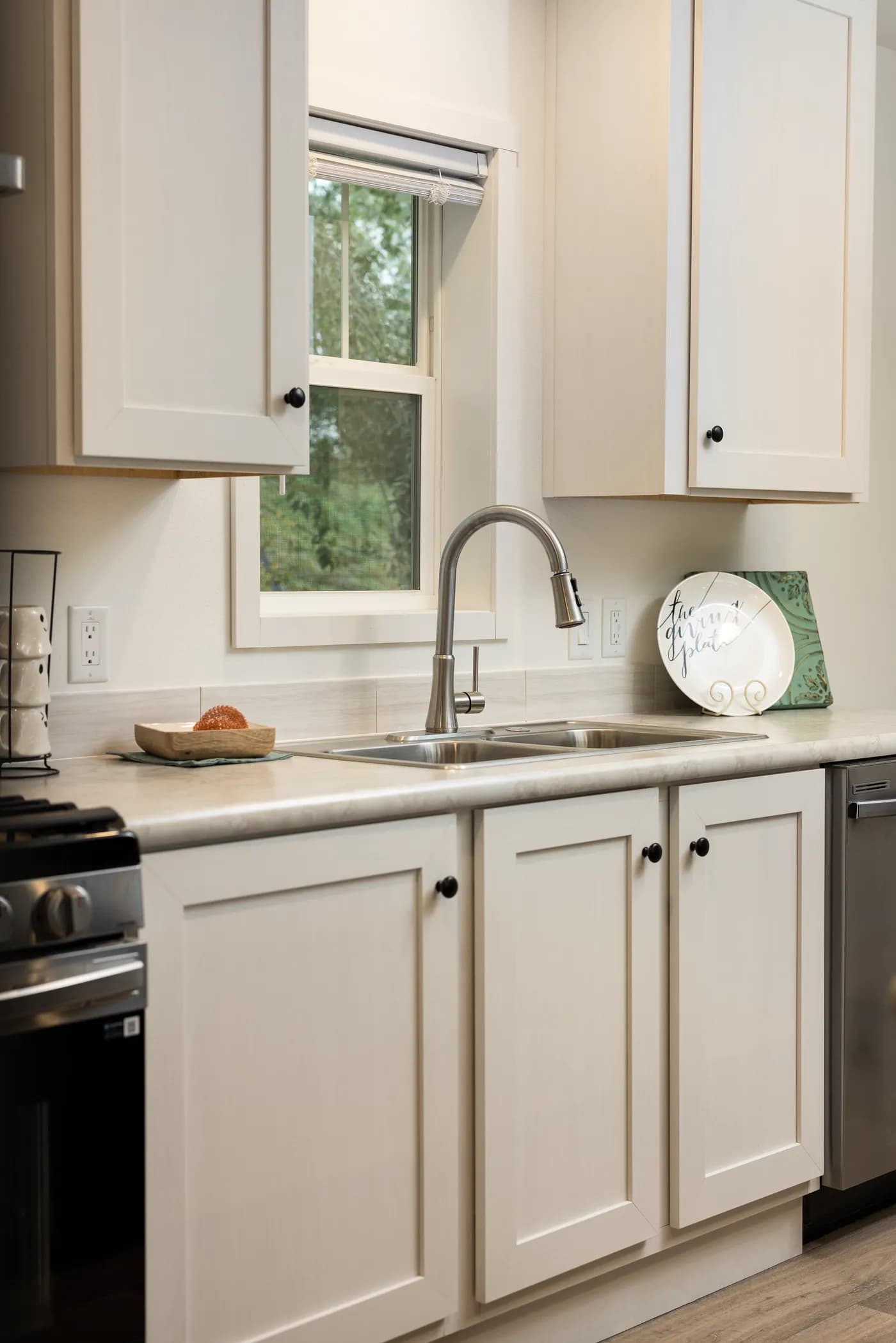 The HEY JUDE Kitchen. This Manufactured Mobile Home features 4 bedrooms and 2 baths.
