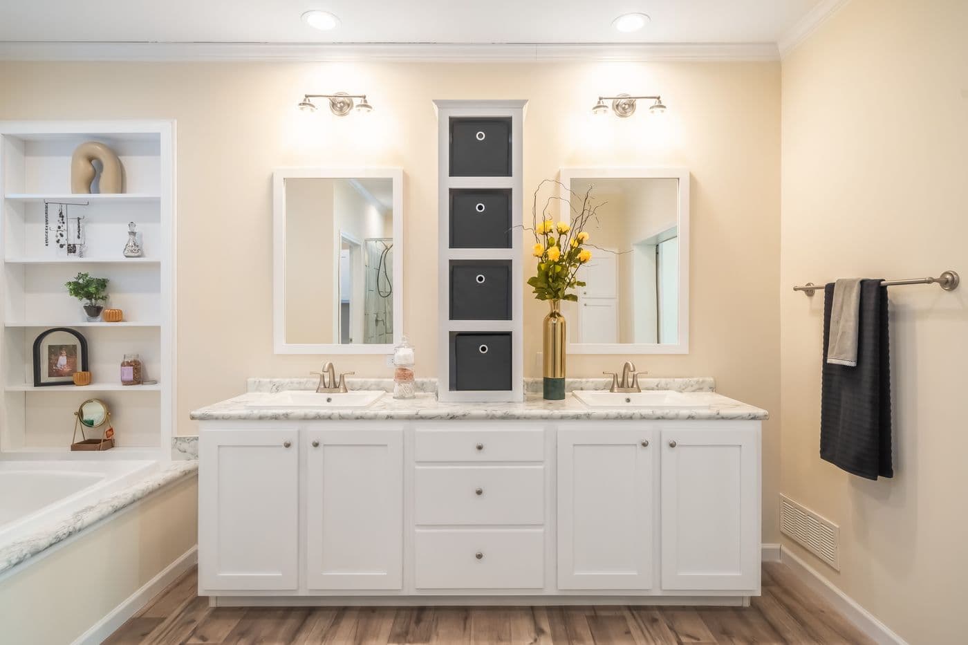 The SUPER 68 ELITE Primary Bathroom. This Manufactured Mobile Home features 3 bedrooms and 2 baths.