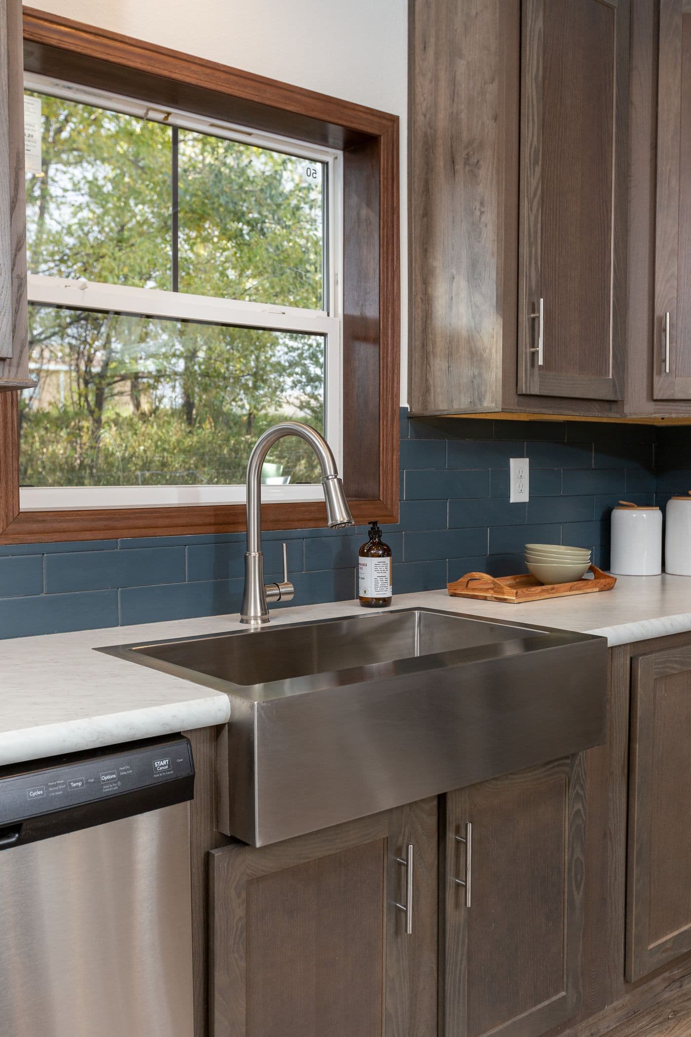 The LEGEND 86 Kitchen. This Manufactured Mobile Home features 3 bedrooms and 2 baths.