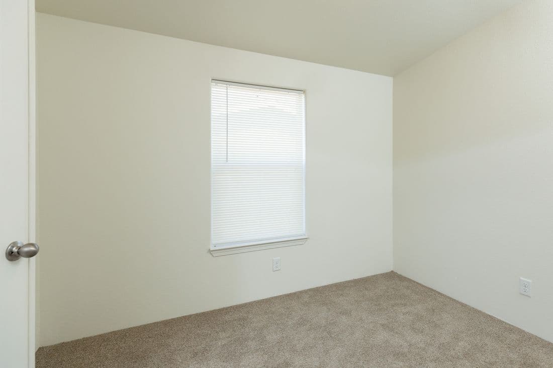 The 2017 COLUMBIA RIVER (NEW) Bonus Room. This Manufactured Mobile Home features 3 bedrooms and 2 baths.