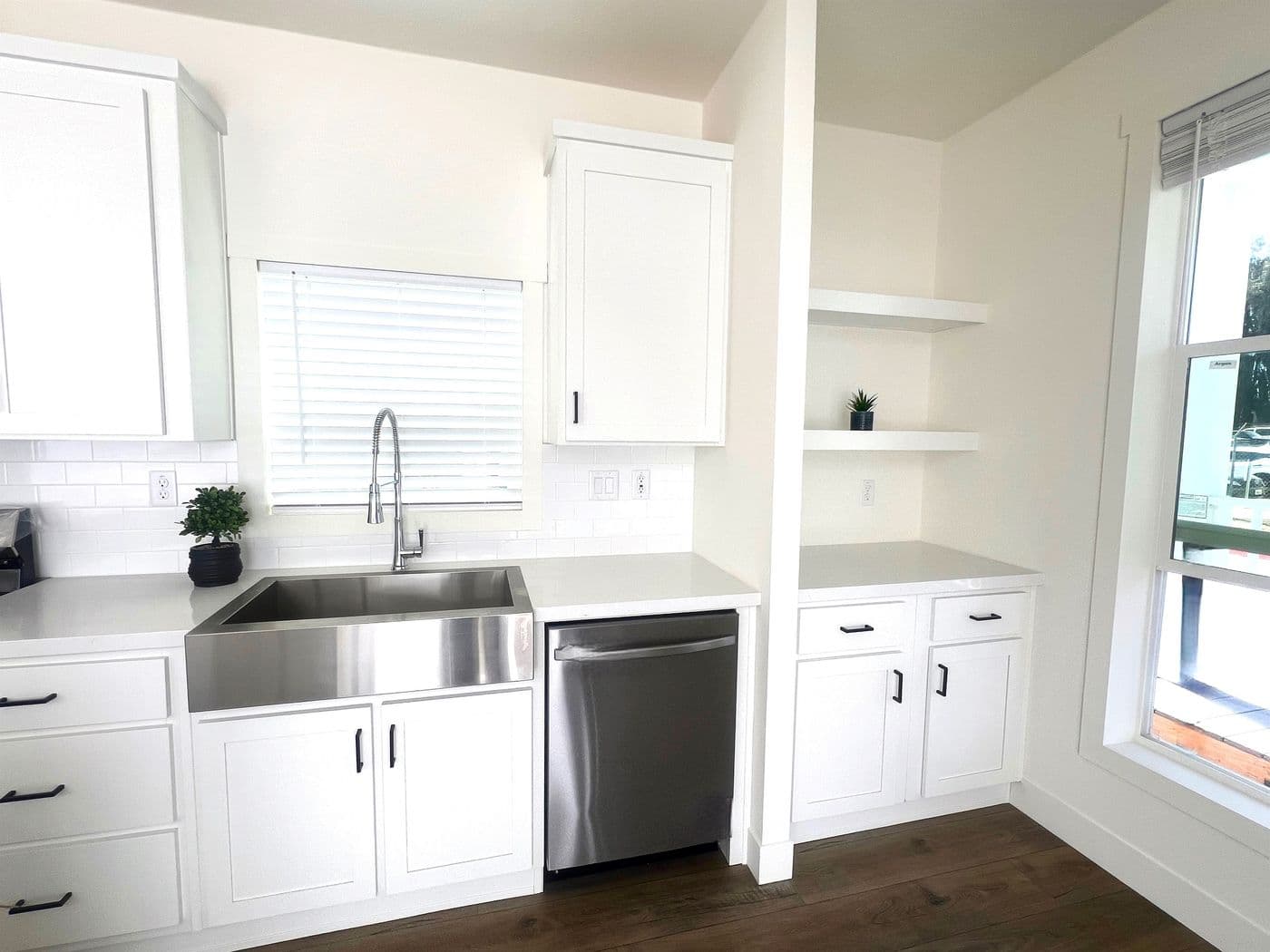 The HRR-2852-3D            REVIVAL Kitchen. This Manufactured Mobile Home features 3 bedrooms and 2 baths.