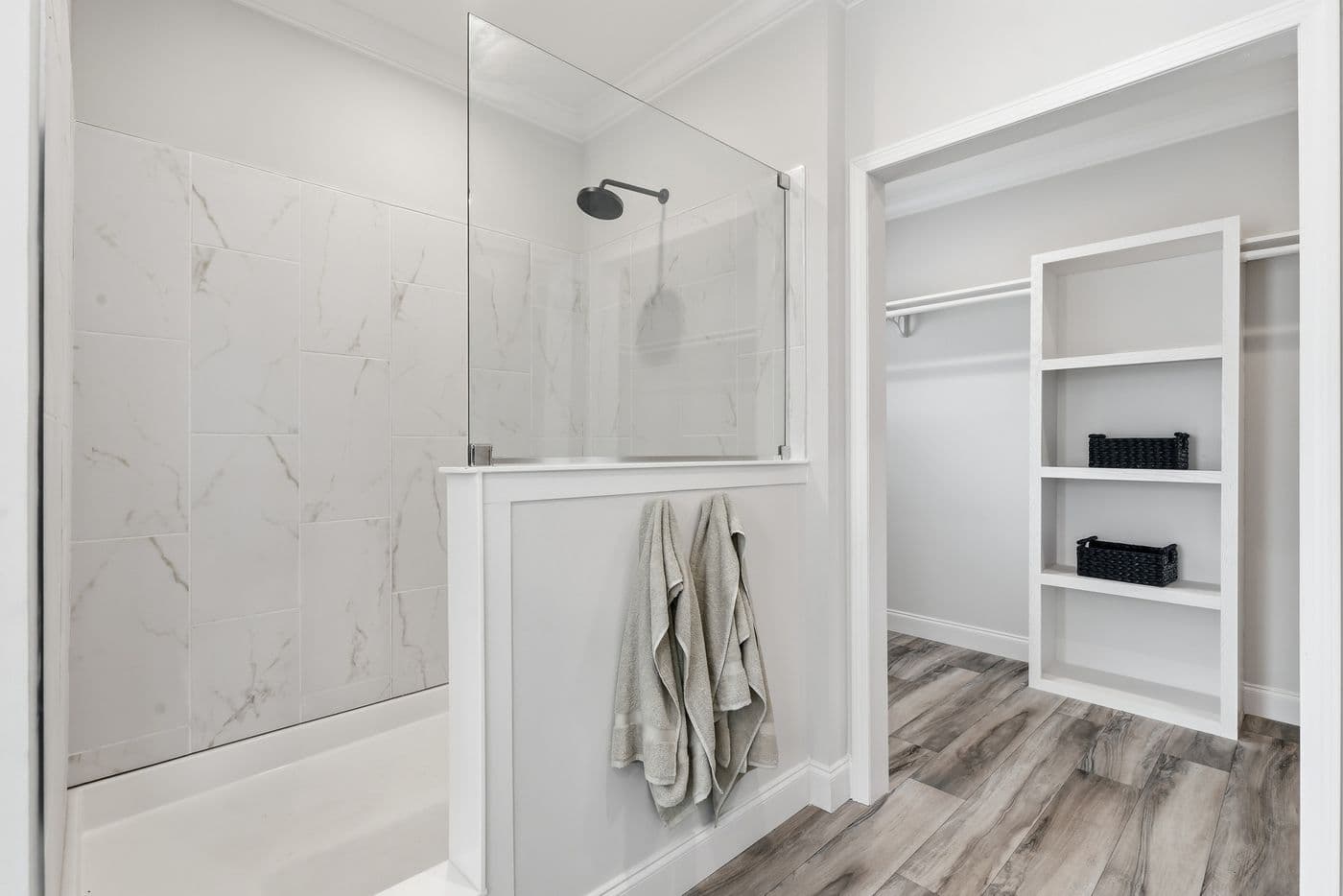 The THE SUMMIT Primary Bathroom. This Manufactured Mobile Home features 3 bedrooms and 2 baths.