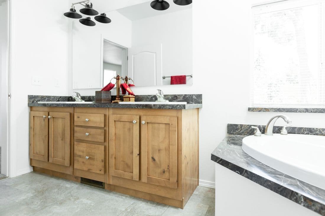 The 2025 COLUMBIA RIVER (NEW) Primary Bathroom. This Manufactured Mobile Home features 4 bedrooms and 2 baths.