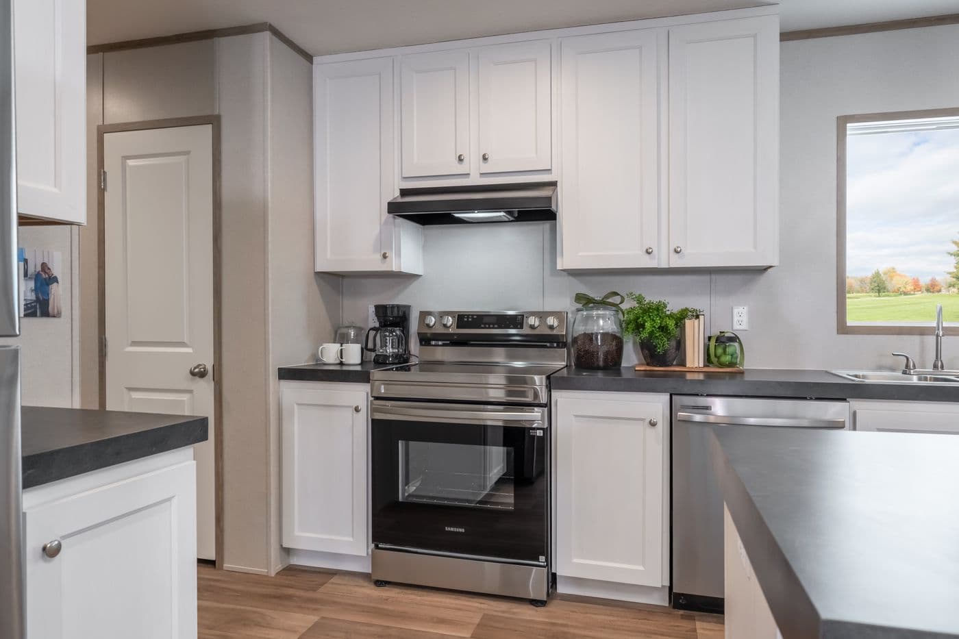 The VISTA Kitchen. This Manufactured Mobile Home features 3 bedrooms and 2 baths.