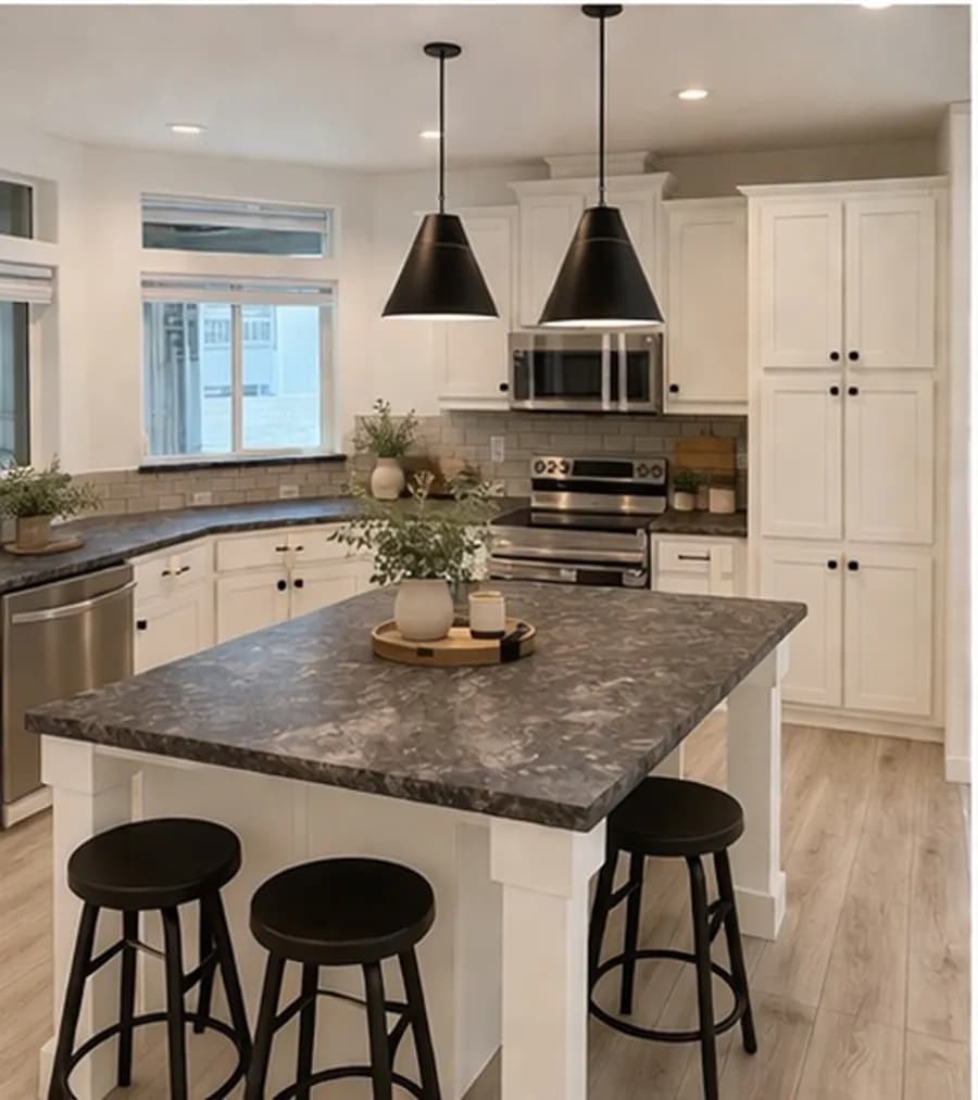 The 9585-S MAJESTIC Dining Area. This Manufactured Mobile Home features 3 bedrooms and 2 baths.