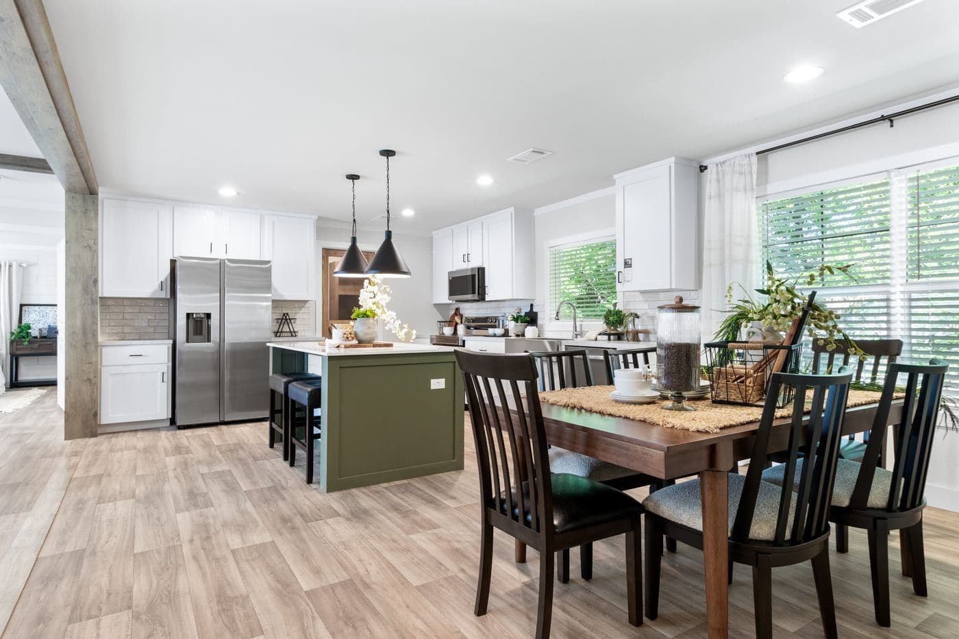 The FARM 4 FLEX ELITE Dining Room. This Manufactured Mobile Home features 4 bedrooms and 3 baths.
