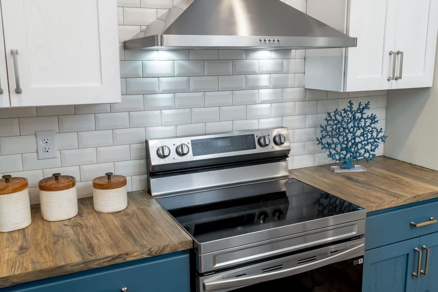 The TIFFANY Kitchen. This Manufactured Mobile Home features 2 bedrooms and 2 baths.