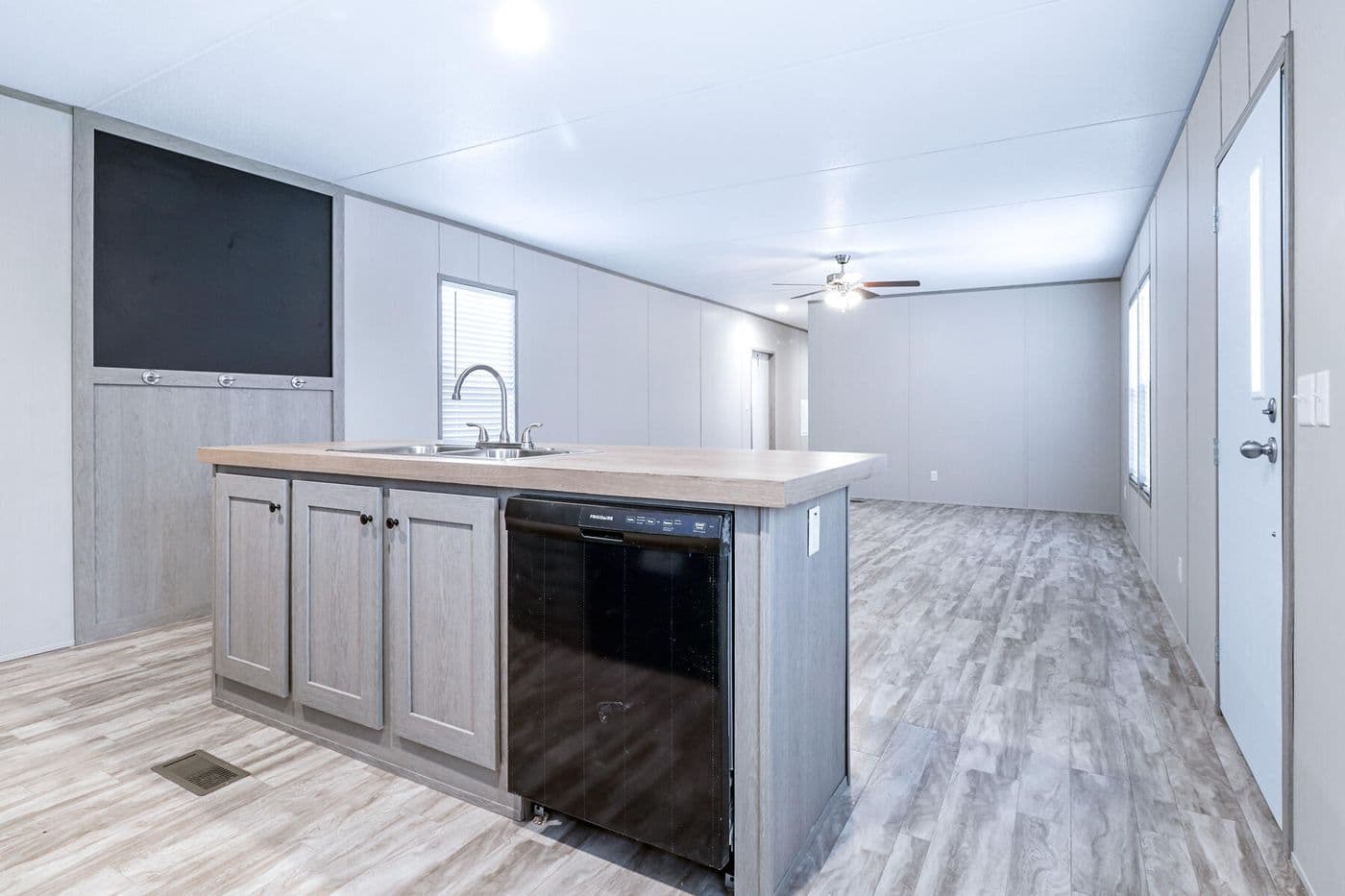 The BREEZE 16723A Exterior. This Manufactured Mobile Home features 3 bedrooms and 2 baths.