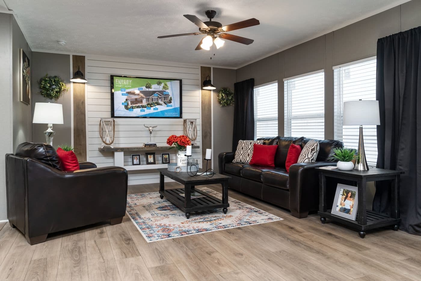 The SAVANNAH BREEZE Exterior. This Manufactured Mobile Home features 3 bedrooms and 2 baths.