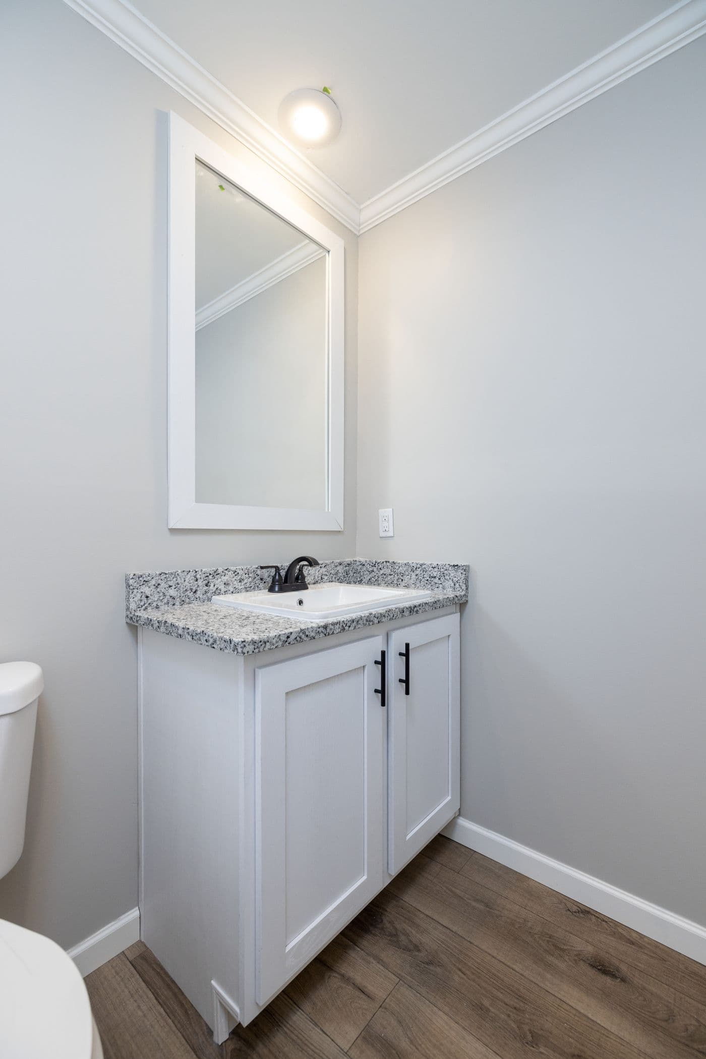 The HAWTHORNE Guest Bathroom. This Manufactured Mobile Home features 3 bedrooms and 2 baths.